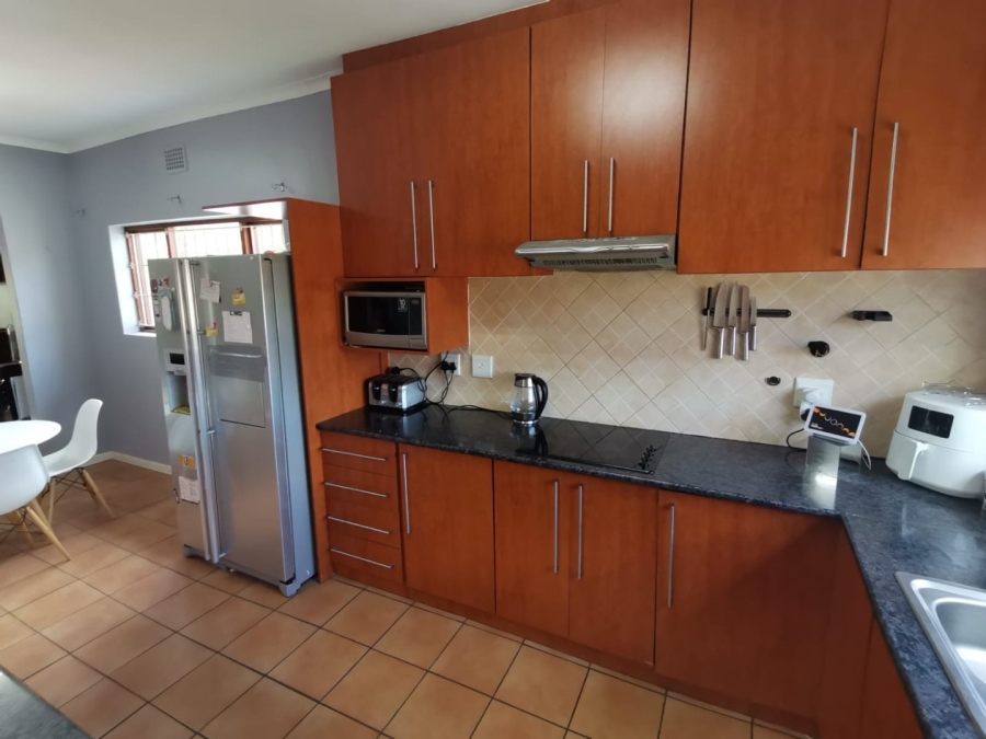 4 Bedroom Property for Sale in Thornton Western Cape